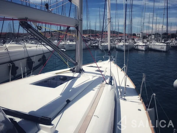 Sun Odyssey 419 - Yacht Charter Sailica