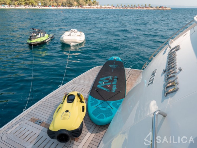 Princess 72 Fly - Yacht Charter Sailica