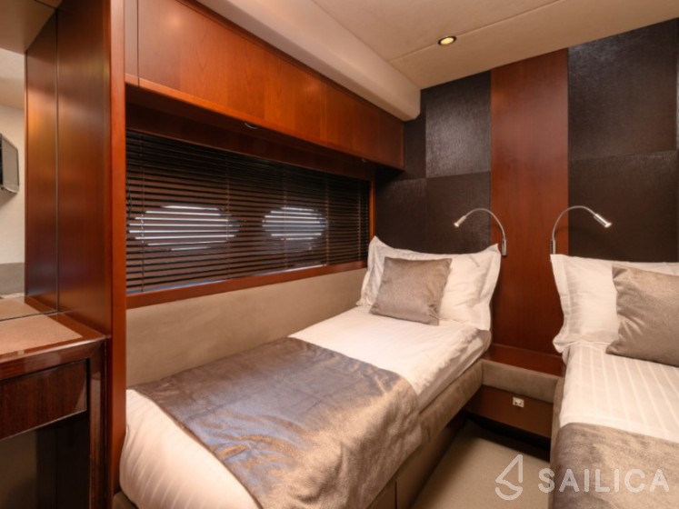 Princess 72 Fly - Yacht Charter Sailica