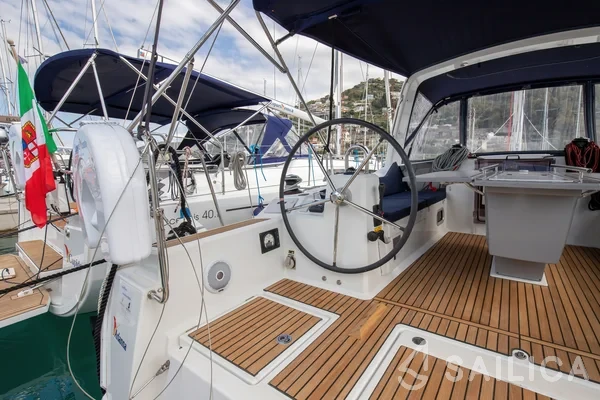 Oceanis 41.1 - Yacht Charter Sailica