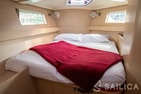 Oceanis 41.1 - Yacht Charter Sailica