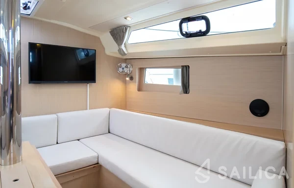 Oceanis 41.1 - Yacht Charter Sailica