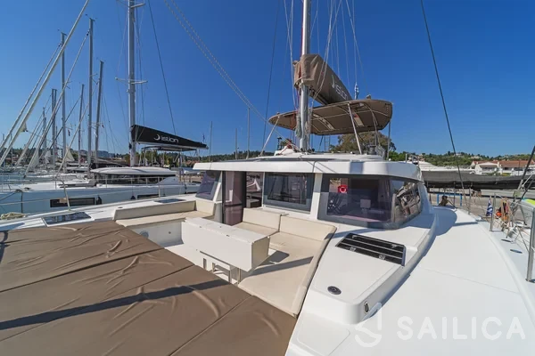 Bali 4.8  - Yacht Charter Sailica