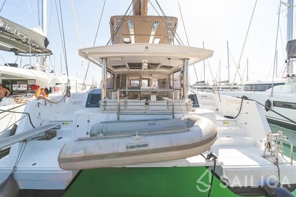 Bali 4.8  - Yacht Charter Sailica