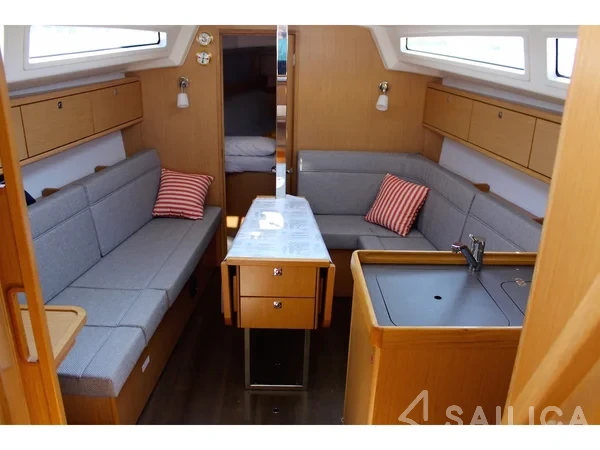 Bavaria 34 Cruiser - Yacht Charter Sailica