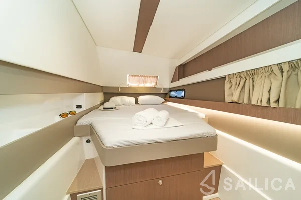 Bali 4.1 - Yacht Charter Sailica