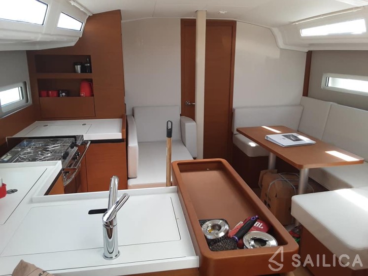 Sun Odyssey 410 - Yacht Charter Sailica