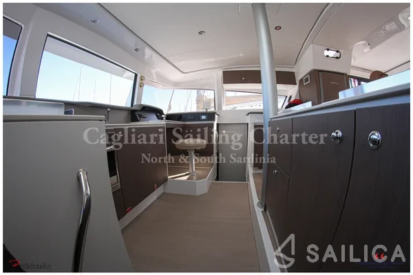 Bali 4.1 - Yacht Charter Sailica