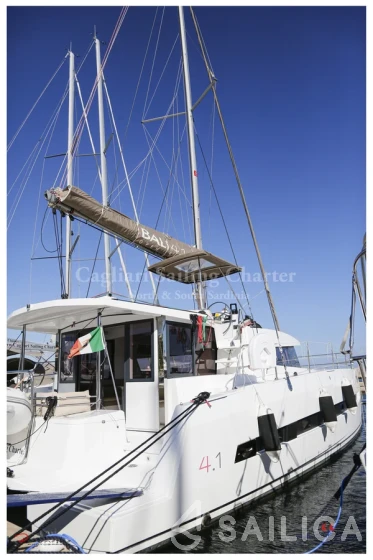 Bali 4.1 - Yacht Charter Sailica