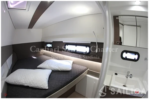 Bali 4.1 - Yacht Charter Sailica