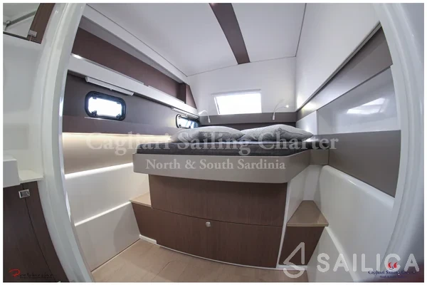 Bali 4.1 - Yacht Charter Sailica