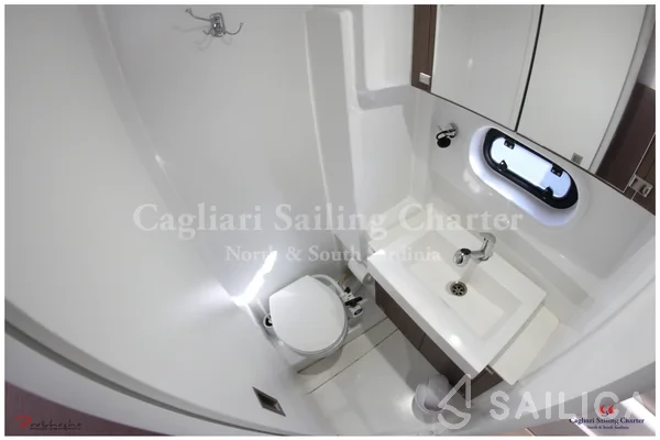 Bali 4.1 - Yacht Charter Sailica