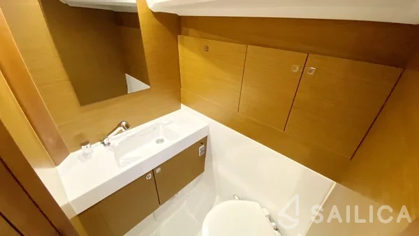 Sun Odyssey 519 - Yacht Charter Sailica