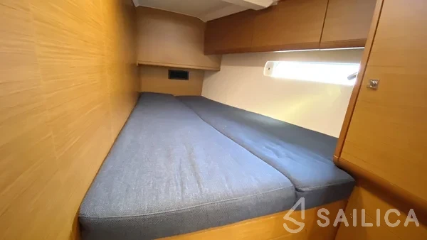 Sun Odyssey 519 - Yacht Charter Sailica