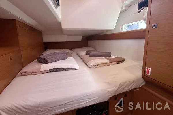 Sun Odyssey 519 - Yacht Charter Sailica