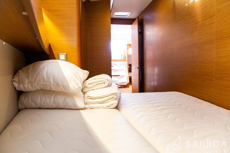 Sun Odyssey 490 - Yacht Charter Sailica