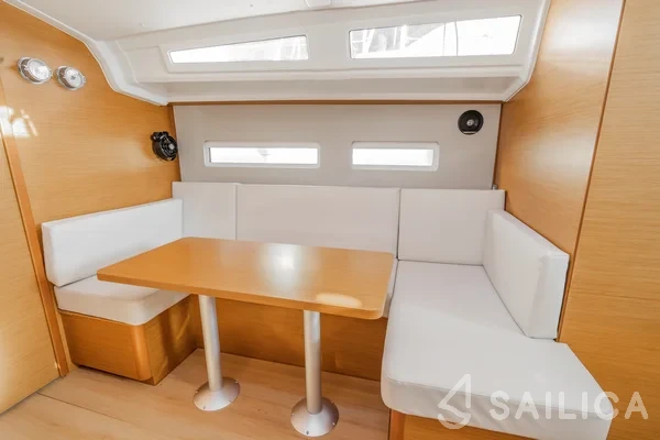 Sun Odyssey 410 - Yacht Charter Sailica