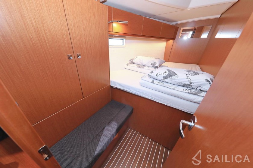 Bavaria 46 Cruiser - Yacht Charter Sailica