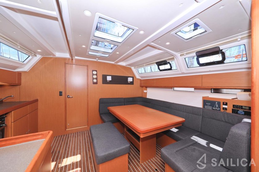 Bavaria 46 Cruiser - Yacht Charter Sailica