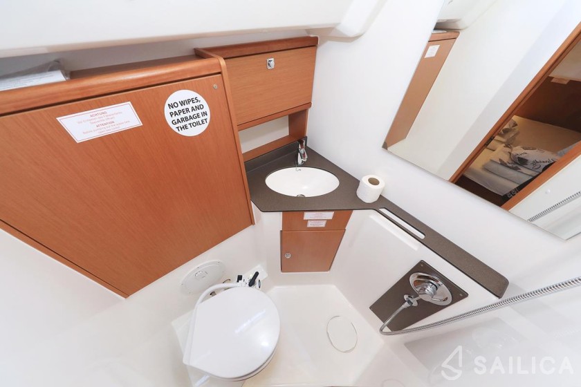 Bavaria 46 Cruiser - Yacht Charter Sailica