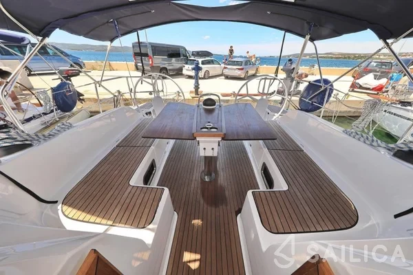 Bavaria 46 Cruiser - Yacht Charter Sailica