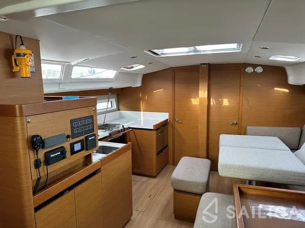 Sun Odyssey 490 - Yacht Charter Sailica