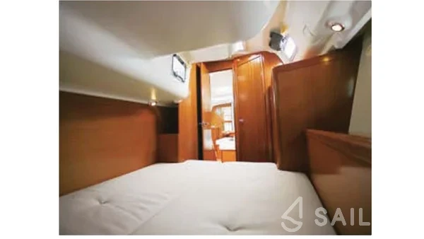 Oceanis 40 - Yacht Charter Sailica