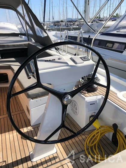 Oceanis 51.1 - Yacht Charter Sailica