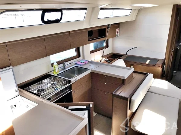 Oceanis 51.1 - Yacht Charter Sailica