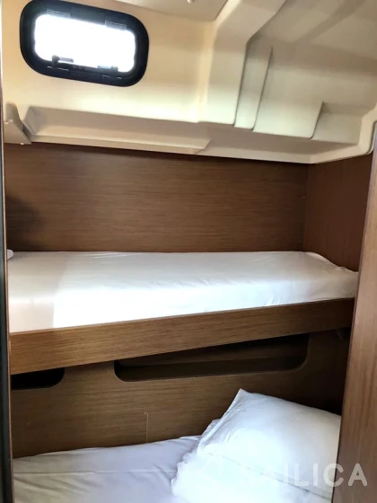 Oceanis 51.1 - Yacht Charter Sailica