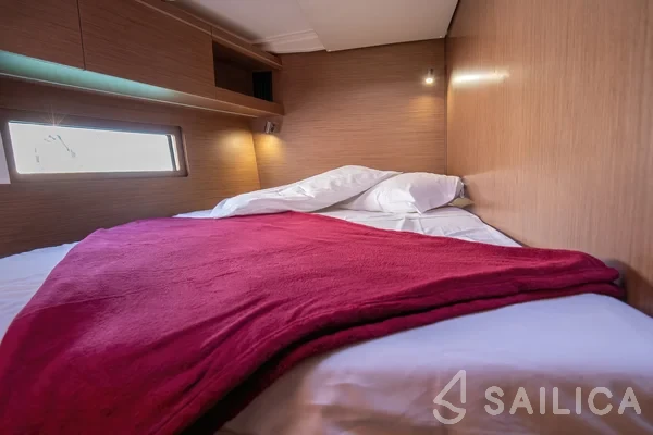 Oceanis 51.1 - Yacht Charter Sailica