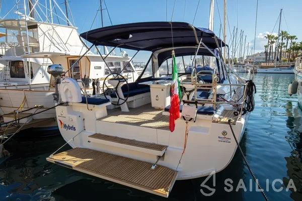 Oceanis 51.1 - Yacht Charter Sailica