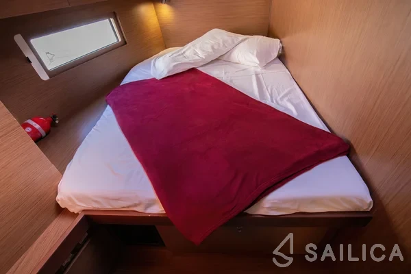 Oceanis 51.1 - Yacht Charter Sailica