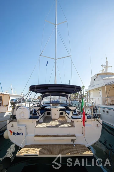 Oceanis 51.1 - Yacht Charter Sailica