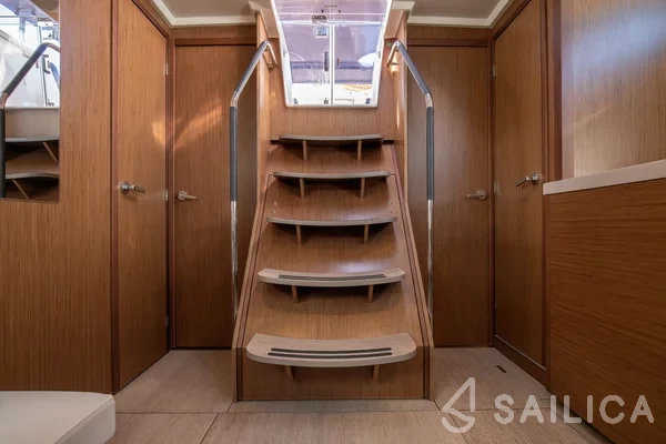 Oceanis 51.1 - Yacht Charter Sailica