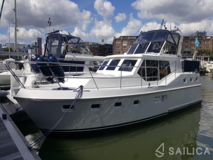 De Drait Renal 40 - Yacht Charter Sailica