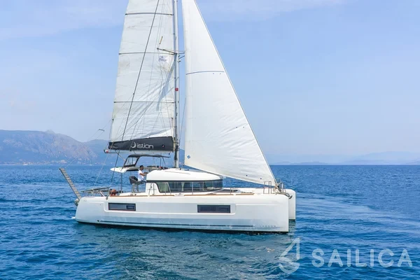 Lagoon 40 - Yacht Charter Sailica