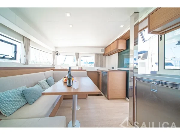 Lagoon 40 - Yacht Charter Sailica