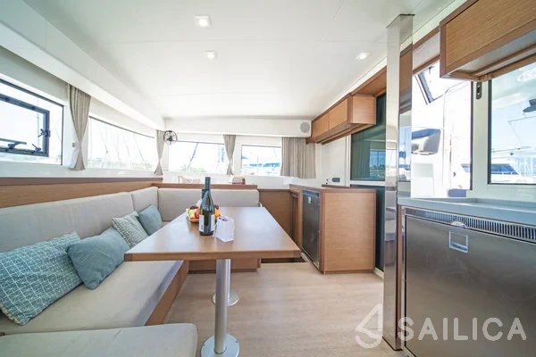 Lagoon 40 - Yacht Charter Sailica