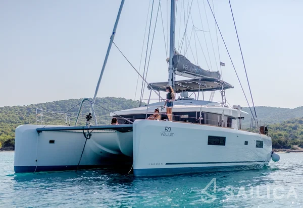 Lagoon 52F - Yacht Charter Sailica