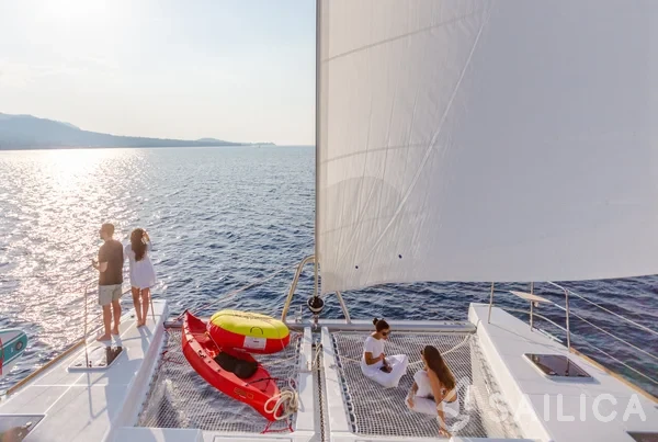 Lagoon 52F - Yacht Charter Sailica