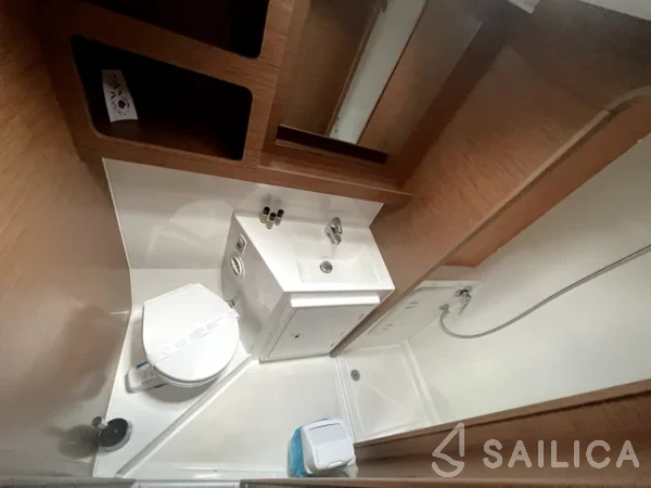 Lagoon 42 - Yacht Charter Sailica