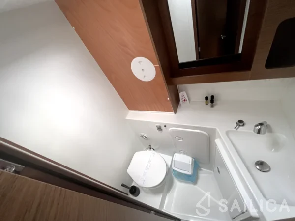 Lagoon 42 - Yacht Charter Sailica