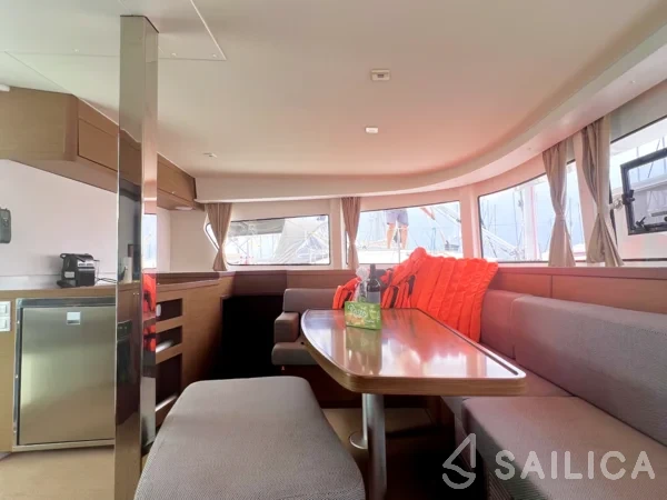 Lagoon 42 - Yacht Charter Sailica