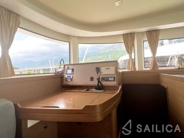 Lagoon 42 - Yacht Charter Sailica