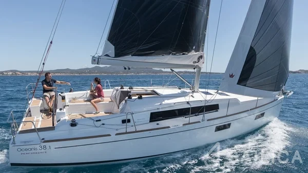 Oceanis 38.1 - Yacht Charter Sailica