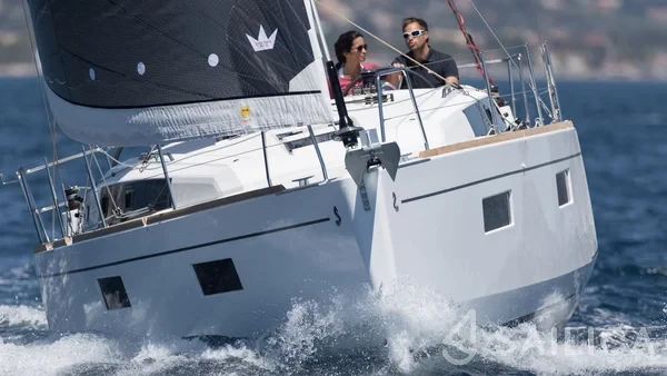 Oceanis 38.1 - Yacht Charter Sailica