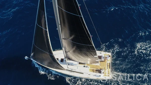 Oceanis 38.1 - Yacht Charter Sailica