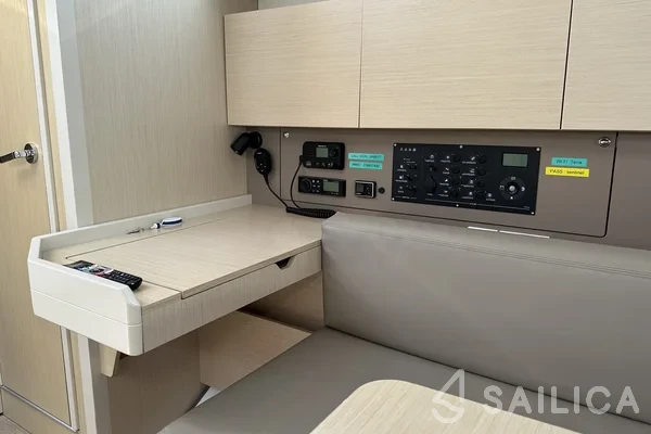 Oceanis 38.1 - Yacht Charter Sailica