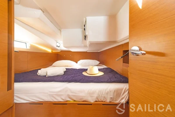 Sun Odyssey 490 - Yacht Charter Sailica